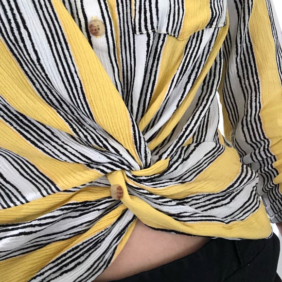 Yellow striped top - Picture 2 of 4